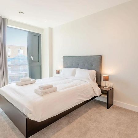 Modern Apartments In Brentford 2 Minutes Walk From Kew Bridge 外观 照片
