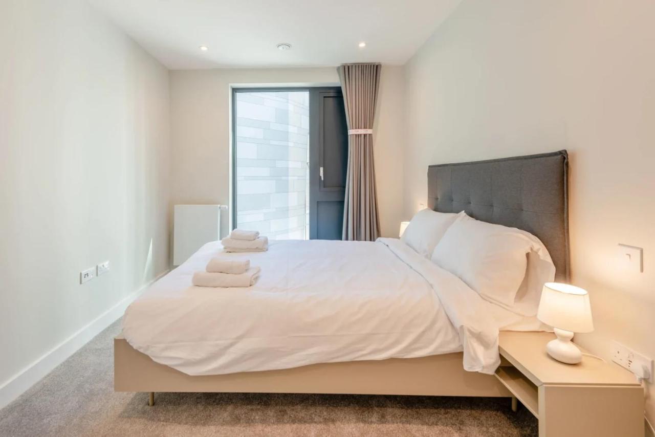Modern Apartments In Brentford 2 Minutes Walk From Kew Bridge 外观 照片