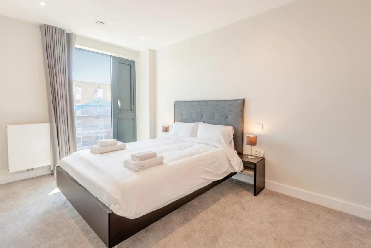 Modern Apartments In Brentford 2 Minutes Walk From Kew Bridge 外观 照片