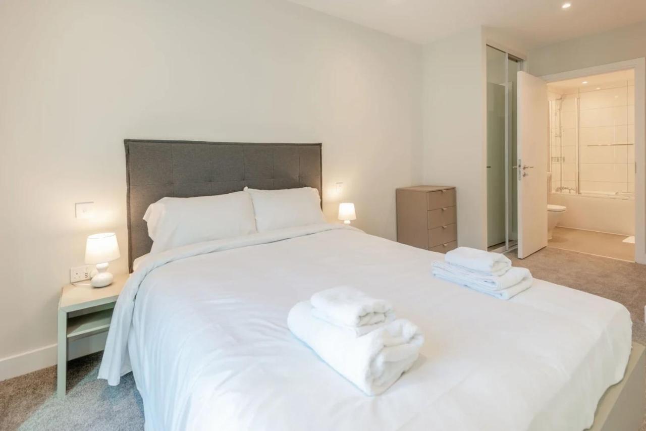 Modern Apartments In Brentford 2 Minutes Walk From Kew Bridge 外观 照片